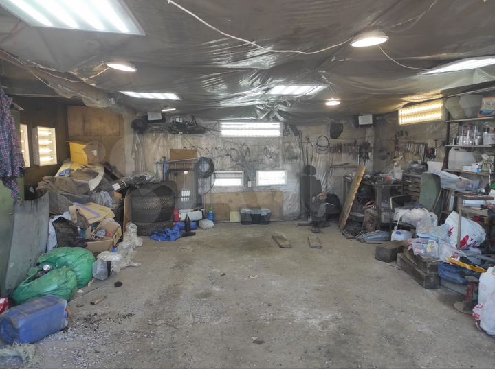 Гараж, > 30 м²