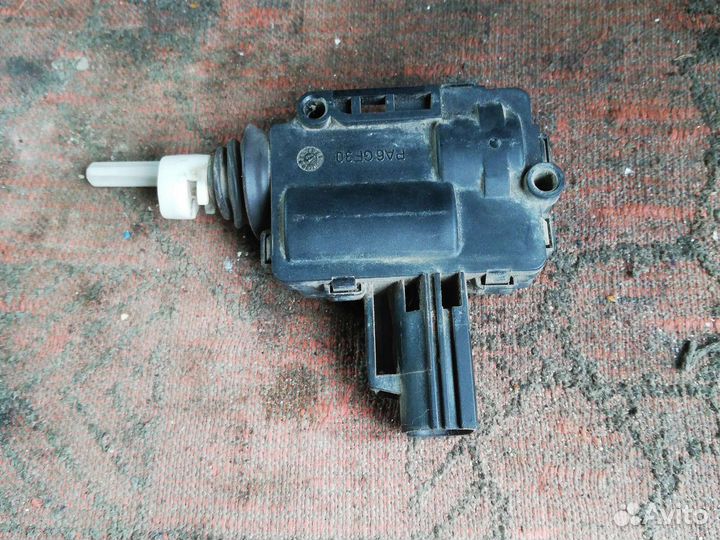 Активатор лючка бензобака Форд Фокус 2