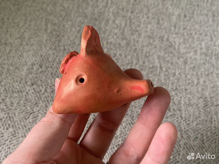 Глиняная свистулька свинка