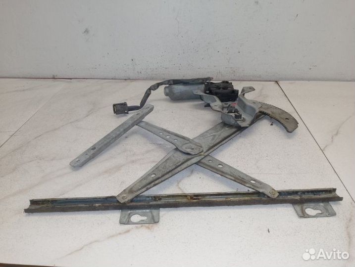 Стеклоподъемник электрический задний правый Rover