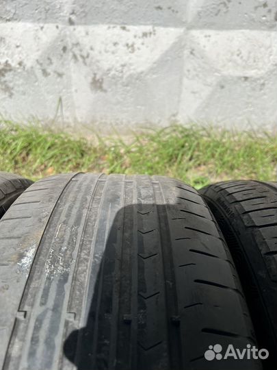 Continental ContiPremiumContact 5 215/55 R17 94W