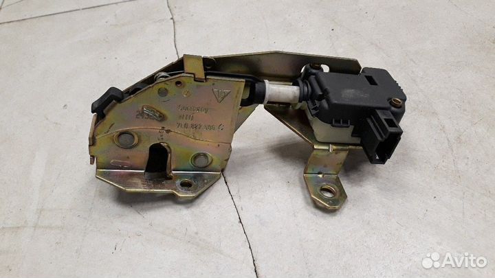 Замок стекла Porsche Cayenne