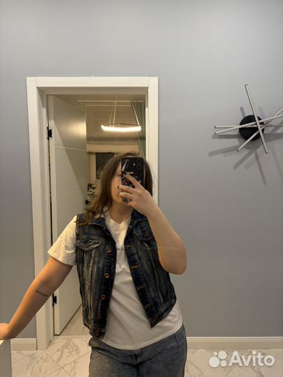 Джинсовая жилетка