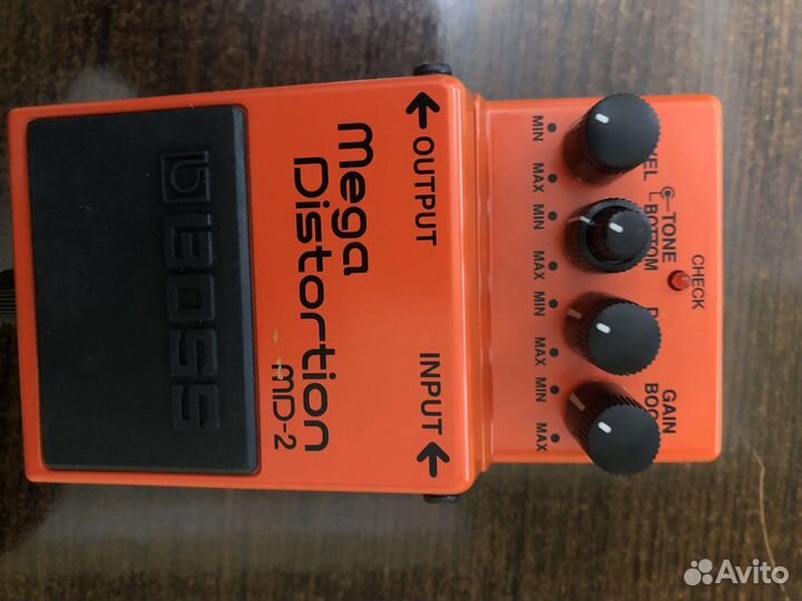 Boss MD-2 Гитарная педаль Mega Distortion
