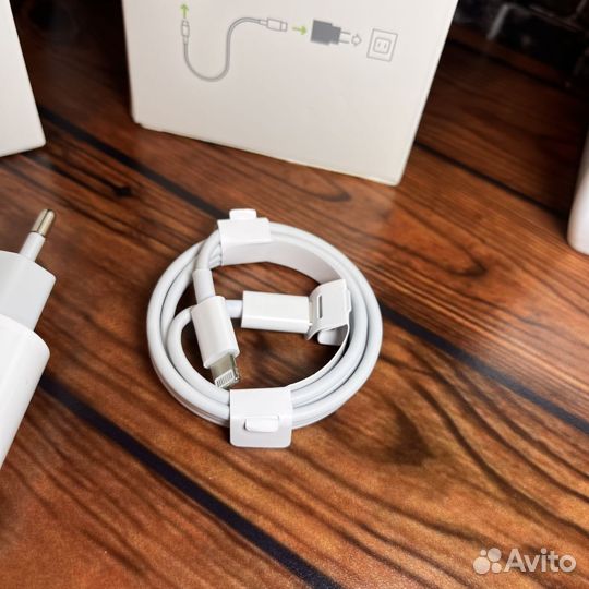 Адаптер с кабелем USB-C 25W