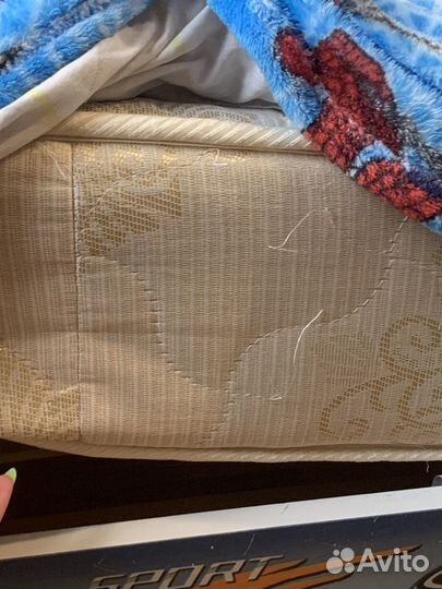 Детская кровать машинка с матрасом бу