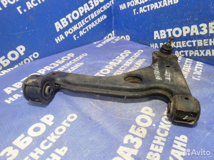 Передний левый рычаг Opel Astra H универсал Z16XER