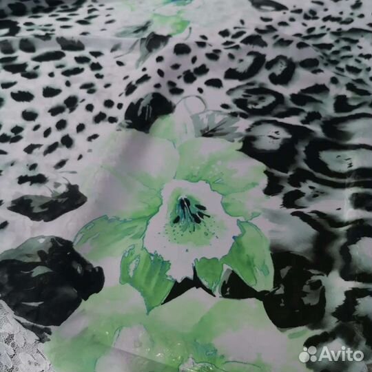 Большой красивый платок