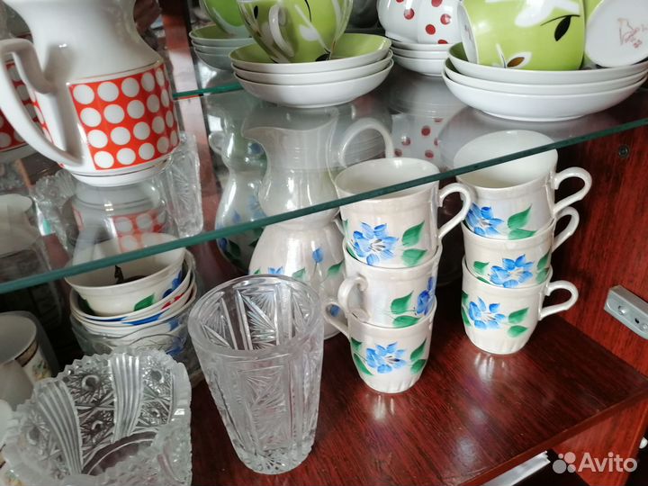 Сервизы. Вазы хрустальные разные