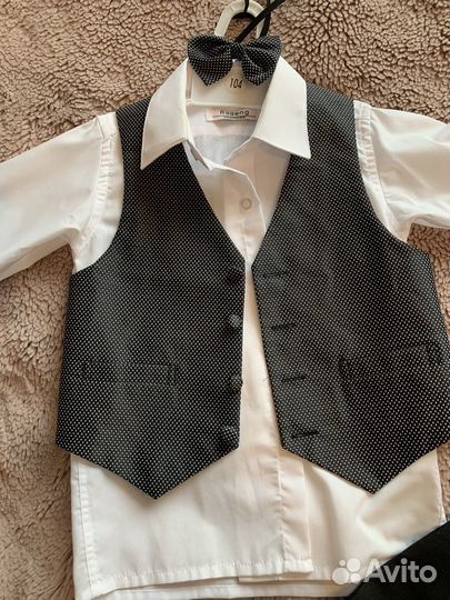 Нарядный костюм для мальчика 104см