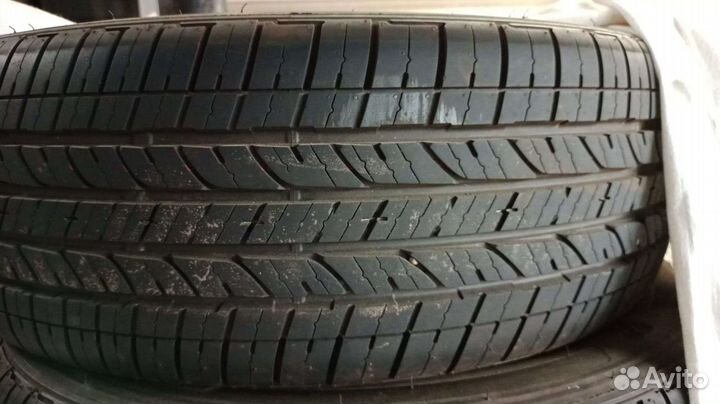 Bridgestone Dueler H/T 215/60 R17 96H