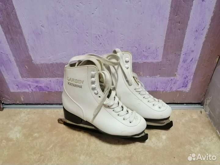 Коньки фигурные 32