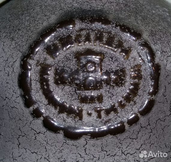 Пустые бутылки, коробки, футляры из под алкоголя