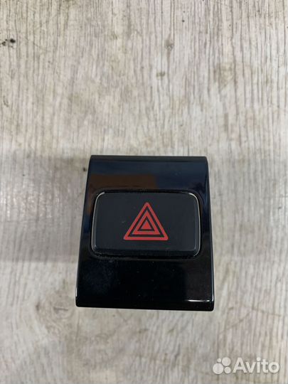 Кнопка аварийной сигнализации KIA RIO X-line