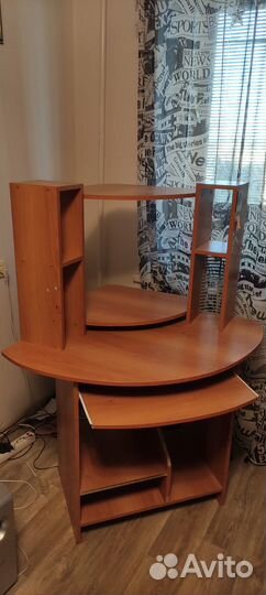 Стол угловой,компьютерный