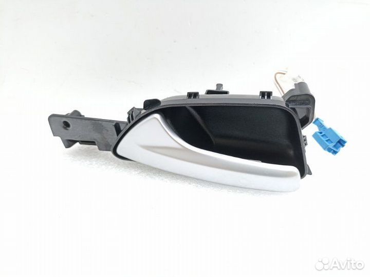 Ручка двери внутренняя передняя левая