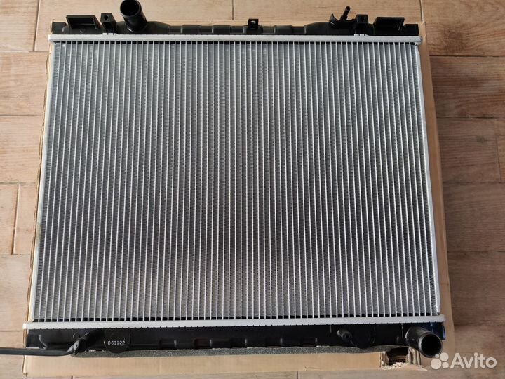 Радиатор охлаждения Kia Sorento I 2.4-2.5 CRDi M/T