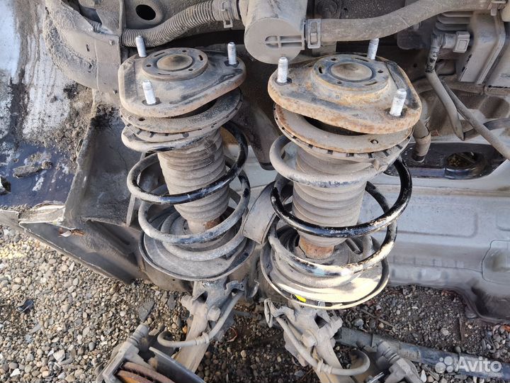 Передняя правая стойка Toyota Corolla e180