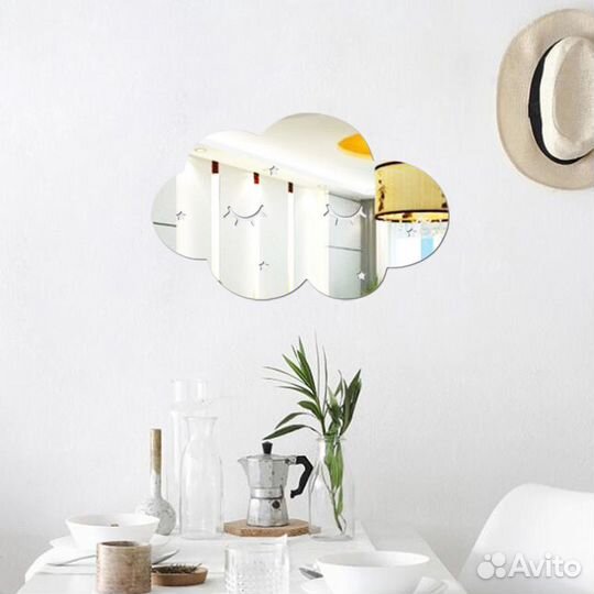 Декоративное зеркало на стену 