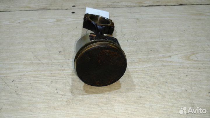 Шатун, поршень Nissan March K11 CG10DE