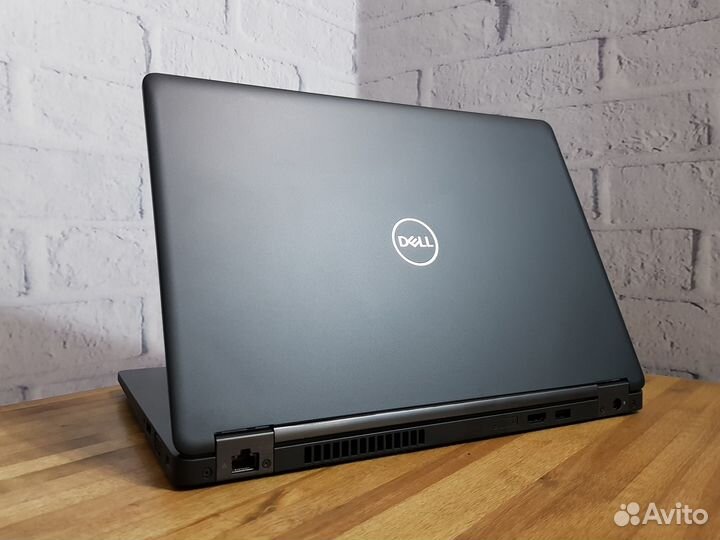 Ноутбук Dell Intel i5-7300U / 8Gb / SSD