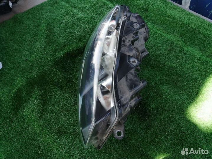 Фара передняя правая 5K2941006H Volkswagen Golf 6 0