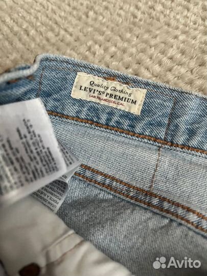 Джинсы levis с лампасами