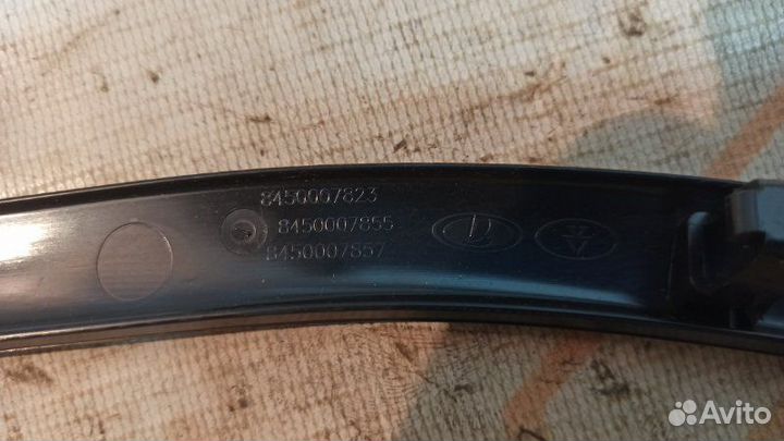 Накладка двери задняя правая LADA