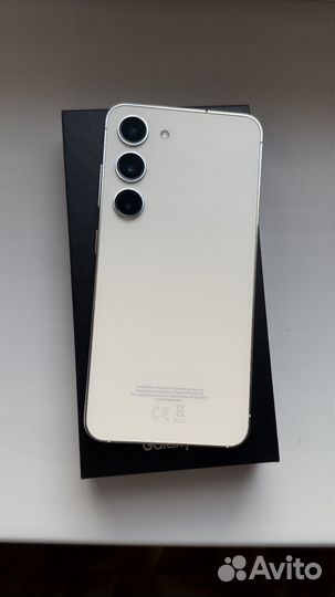 Samsung Galaxy S23, 8/256 ГБ