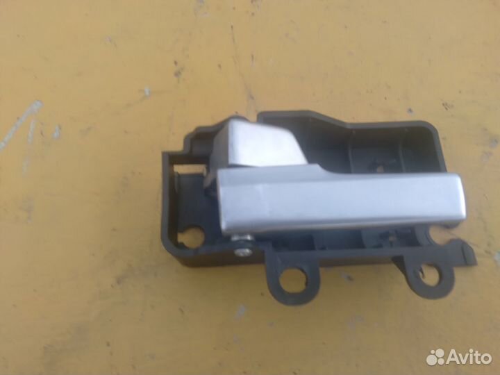Ручка двери внутренняя левая Ford Focus 2