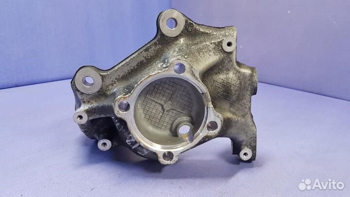 Кулак поворотный передний левый BMW 1-серия E87/E