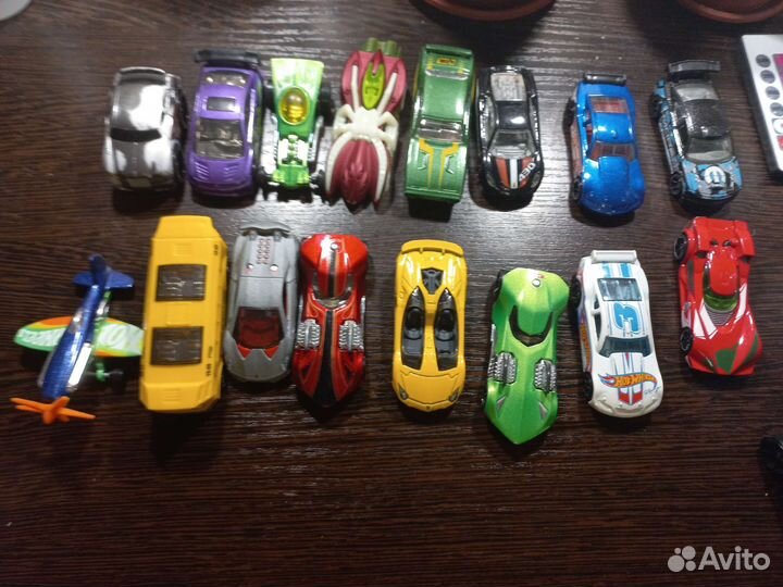 Коллекция машинок Hot Wheels