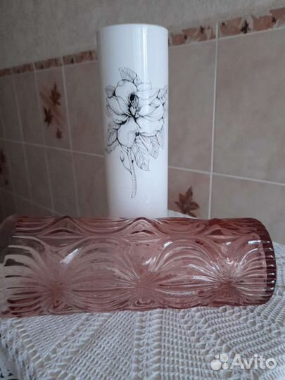 Вазы из молочного и карамельного стекла,Неман