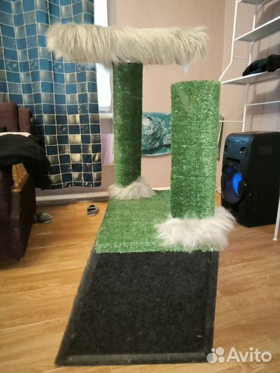 Домик для кота с лежанкой и когтеточкой