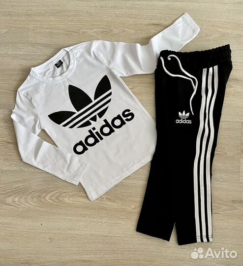 Спортивный костюм Adidas