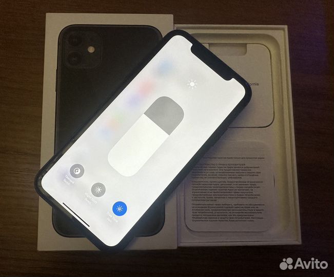 iPhone 11, 64 ГБ