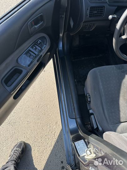 Mitsubishi Lancer 1.6 МТ, 2005, 190 000 км