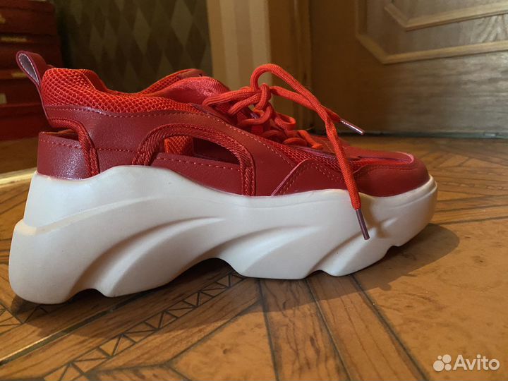 Кроссовки летние 38