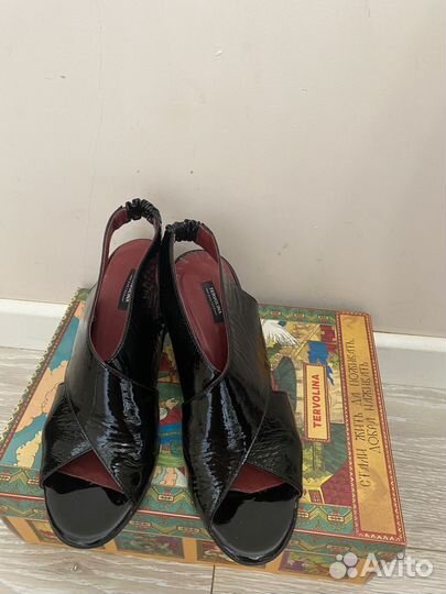 Босоножки женские