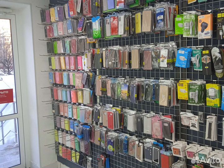 Чехлы на телефон