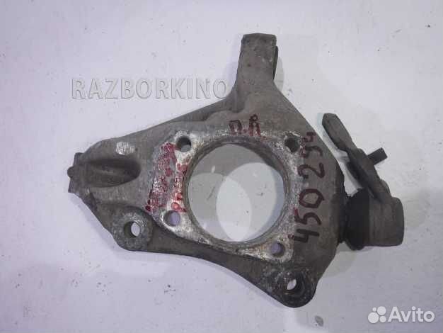 Кулак передний левый