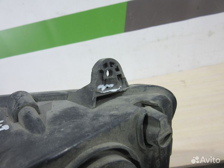 Фара противотуманная левая VW Passat B7