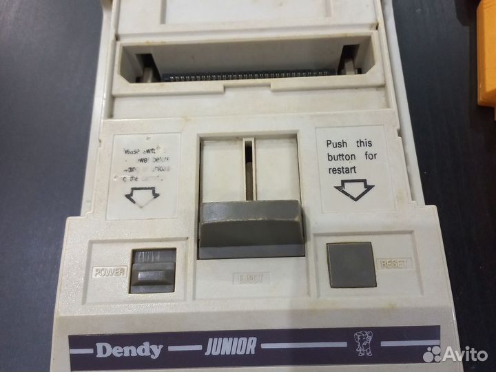 Игровая приставка dendy