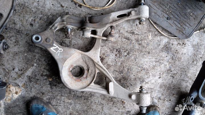 Рычаг задний нижний Левый Mercedes-Benz M-Klasse W