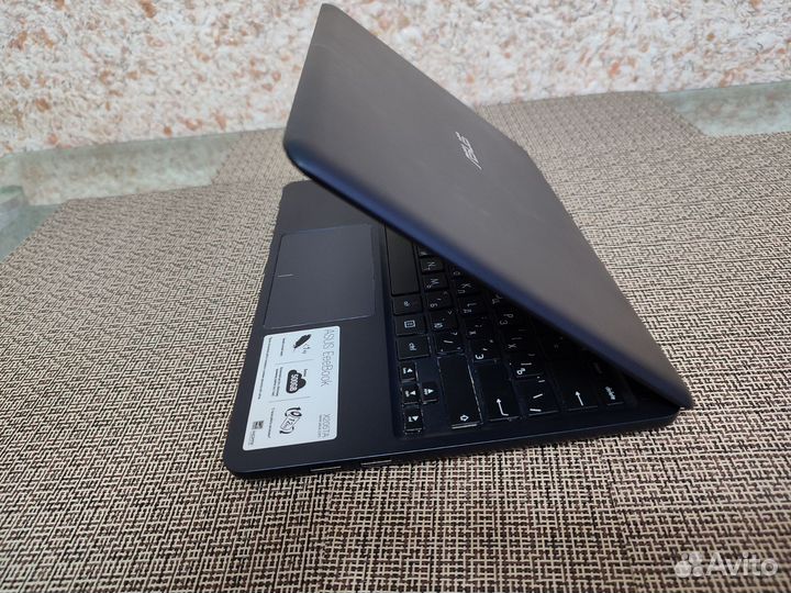 Ноутбук asus x205ta