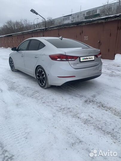 Hyundai Elantra 2.0 AT, 2017, 175 000 км