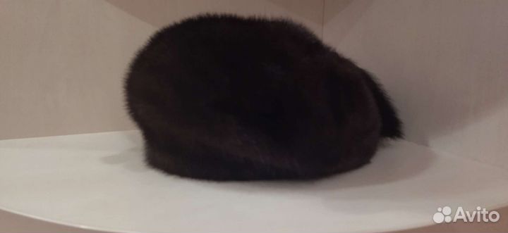 Женские меховые шапки