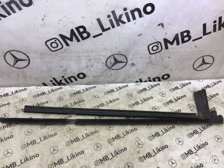Молдинг стекла задний правый Mercedes Cls-Class