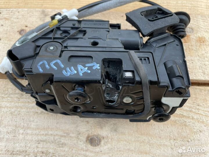 Шкода октавия A7 замок двери передний правый