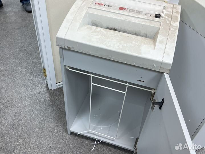 Уничтожитель бумаги шредер